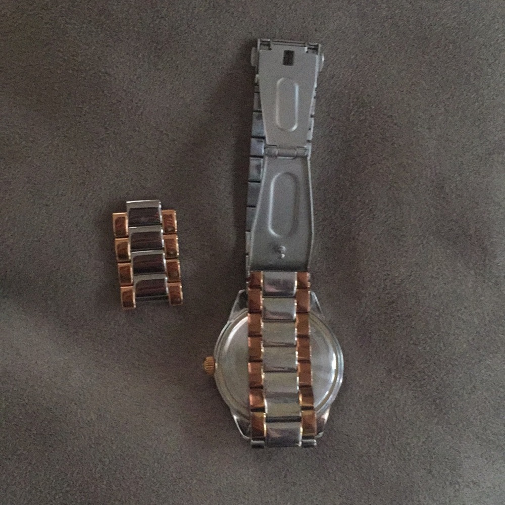 Watch - Picture 2 of 5